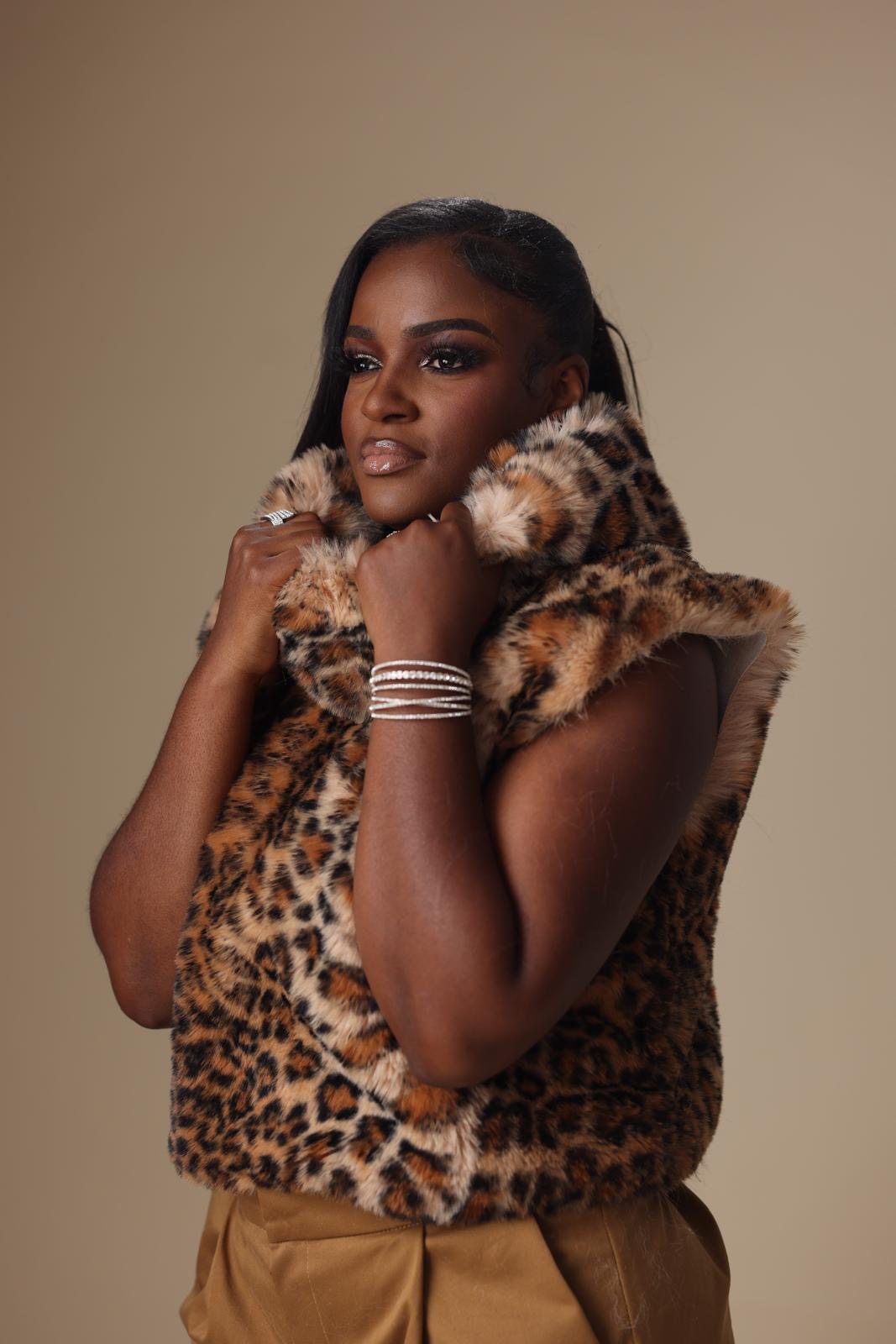 Turtle Neck fur tiger top
